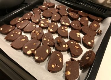 モテるためにクッキーを作るんだ